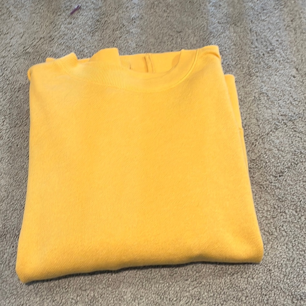 women’s large crewneck